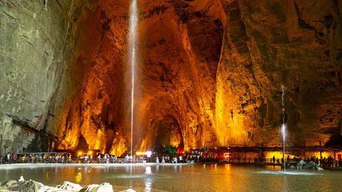 What's the Difference Between a Cave and a Cavern? - Vimarsana News