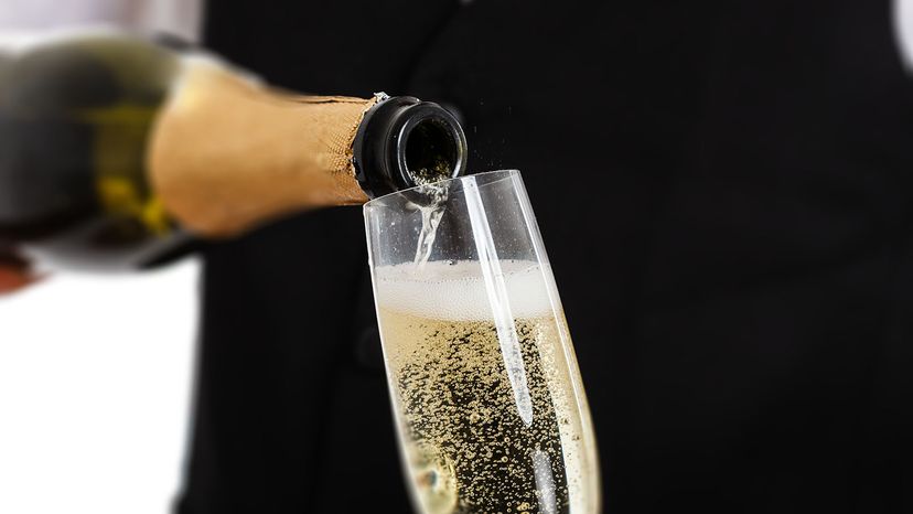 What's the Difference Between Champagne and Sparkling Wine
