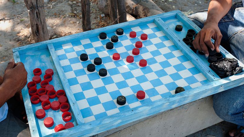 Play Checkers Board Game Online for Free: One and Two Player HTML Checkers  Games for Kids