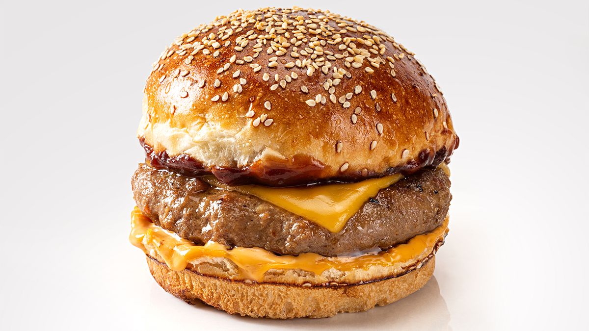 6 Cheesy Facts About Cheeseburgers