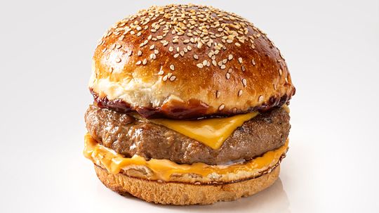 6 Cheesy Facts About Cheeseburgers