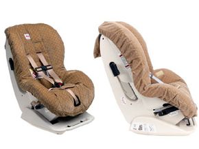 This convertible car seat is suitable for kids up to 40 pounds and should be installed rear facing for infants weighing 5-33 pounds and forward facing for children weighing 20-40 pounds.