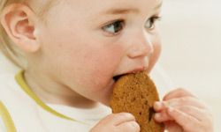 Both healthy foods and sweet snacks can be hazardous to young children.