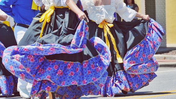 Cinco de Mayo dancers