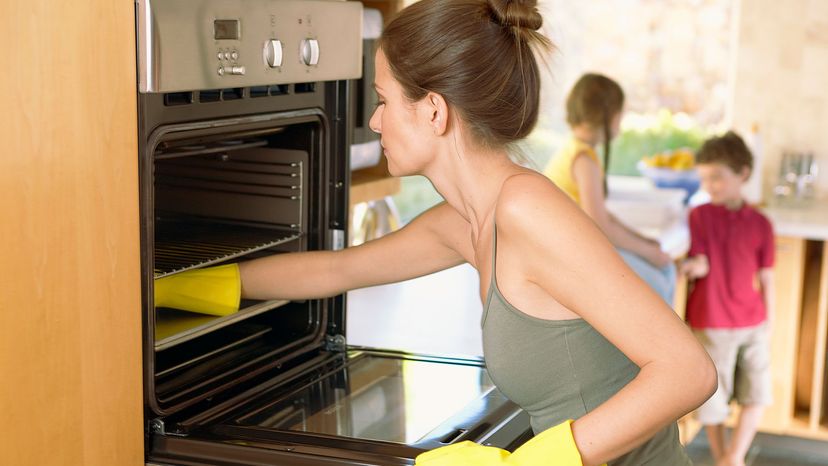 cleaning the oven