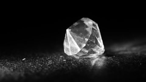 Unlock the Power of Clear Quartz Meaning: Healing Properties & Uses - Vimarsana News
