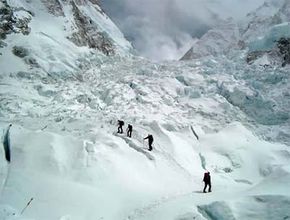 Everest - nude photos