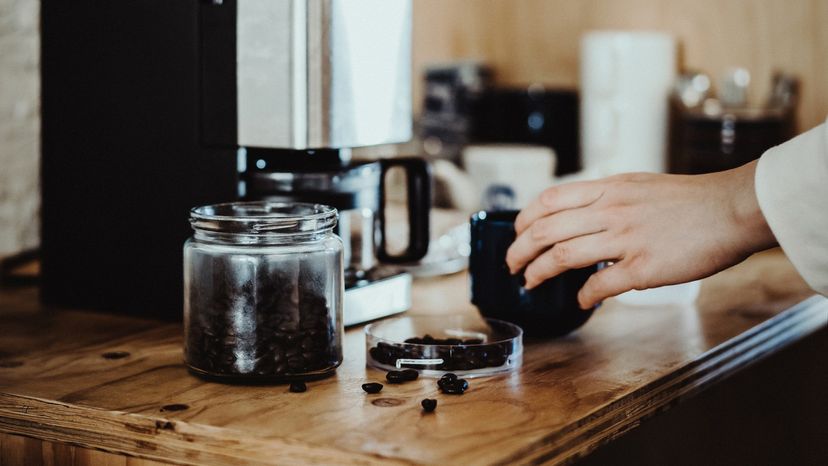 Is There an Automatic Drip Coffee Maker Without Plastic Parts? Explore