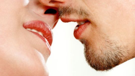 Can you spread herpes when you don't have a cold sore?