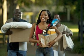 parents taking daughter to college