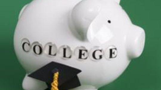 10 Tips for Saving Money in College