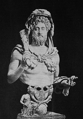 Commodus has a tête-à-tête with a striking bust in Gladiator - Film and  Furniture