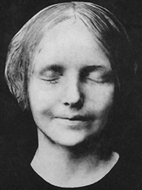 塞纳河的L'inconnue de la Seine＂width=