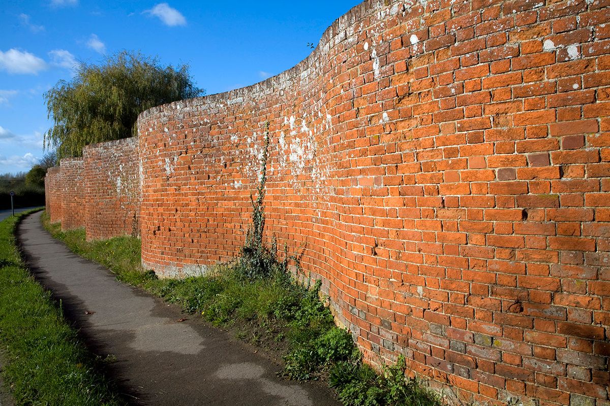 Crinkle Crankle: The Serpentine Wall With a Funny Name