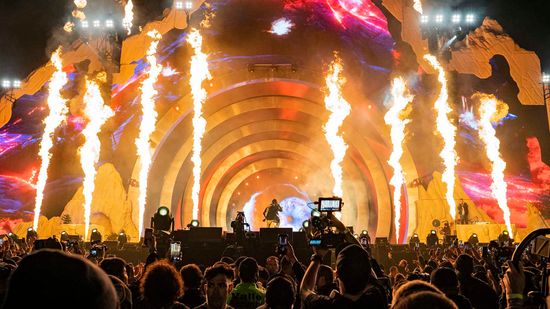 为什么《天体世界》会导致致命的人群拥挤＂class=