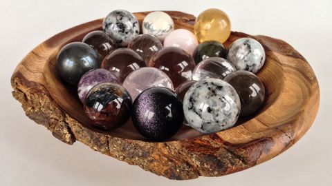 7 Power Crystals for Protection and Positive Energy - Vimarsana News