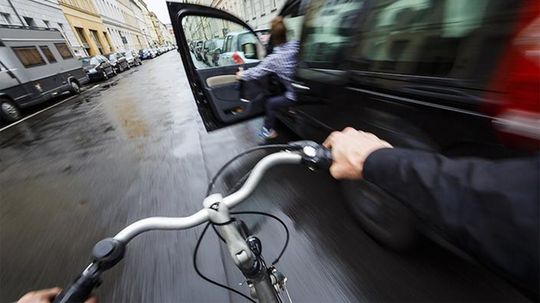 The 'Dutch Reach' Prevents Bike Crashes