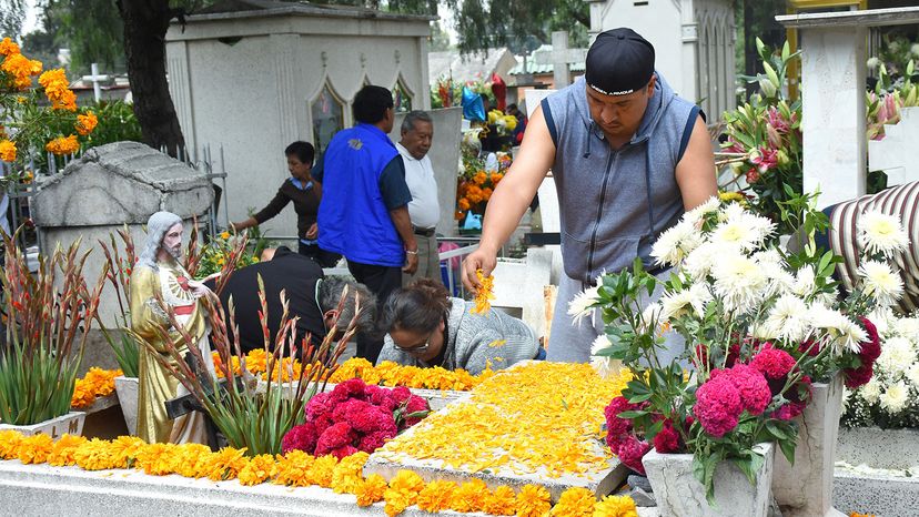 tomb decoration