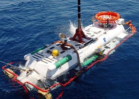 Deep sea rescue vehicle