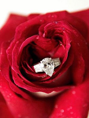 pear-shaped diamond engagement ring