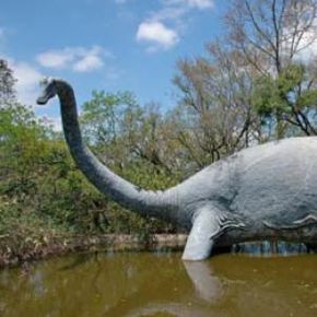 dinosaur that swims with long neck