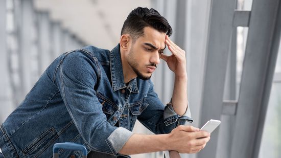 Doomscrolling是改变你的思想,但是你可以改掉这个习惯”class=