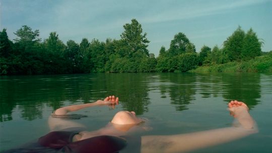 Is it true that drowned women always float face-up?