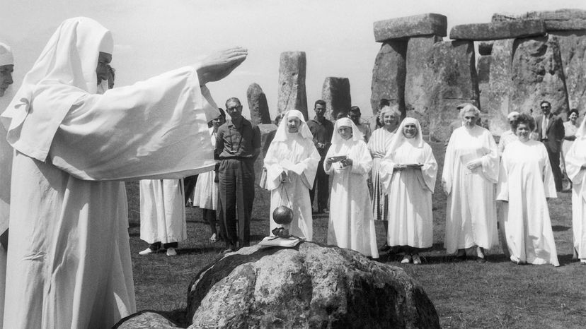 The mysterious history of druids, ancient 'mediators between humans and the  gods