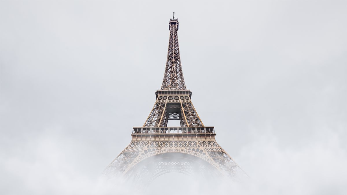 The Secret Apartment at the Top of the Eiffel Tower — On Verticality