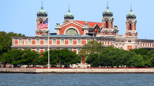 Ellis Island可以帮助您追踪您的家谱吗？“border=