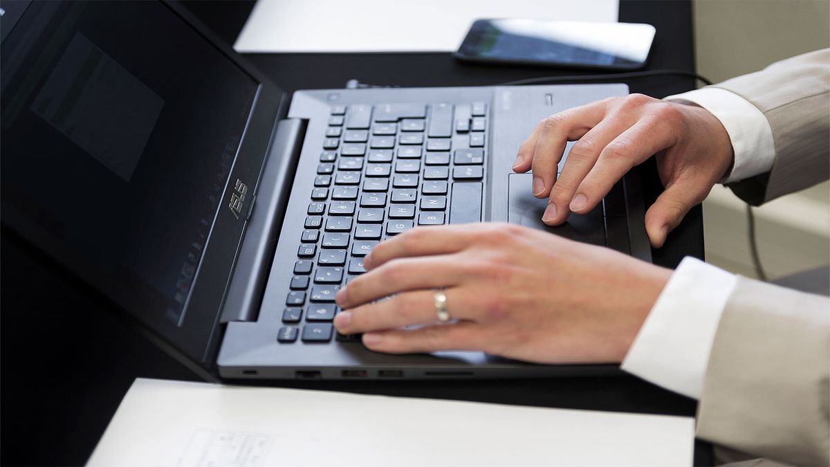 How to End an E-Mail: 21 Professional and Personal Sign-Offs