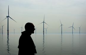 英格兰的25-turbine Burbo银行风电场可以产生90兆瓦的能量。”border=