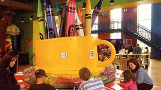 家庭Vacations: Binney  Smith Crayola Factory