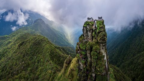 It Takes 9,000 Steps to Reach China's Fanjingshan Temple - Vimarsana News