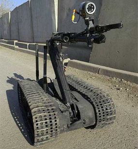 的"Talon" was employed on January 6, 2005, by the 184th EOD Robotics Team stationed in Baghdad, Iraq.”border=