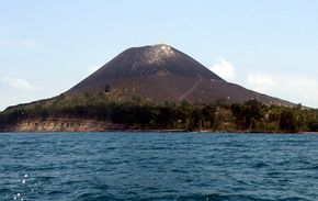 这样的苏门答腊火山被认为迫使人类进化的瓶颈后,70000年前爆发。”border=