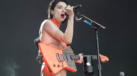 为女性摇滚歌手设计的电吉他＂class=