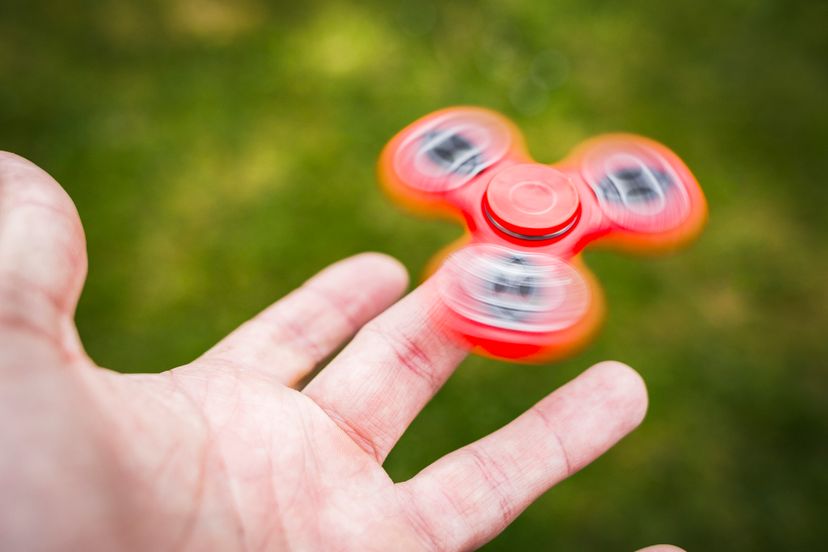 Fidget Spinner很有趣，但是他们有任何真正的医疗益处吗？克里斯·温索/盖蒂图像“width=