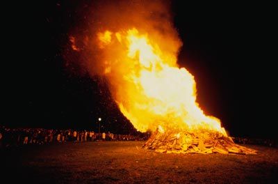 Heat explodes as fire, a natural phenomenon.