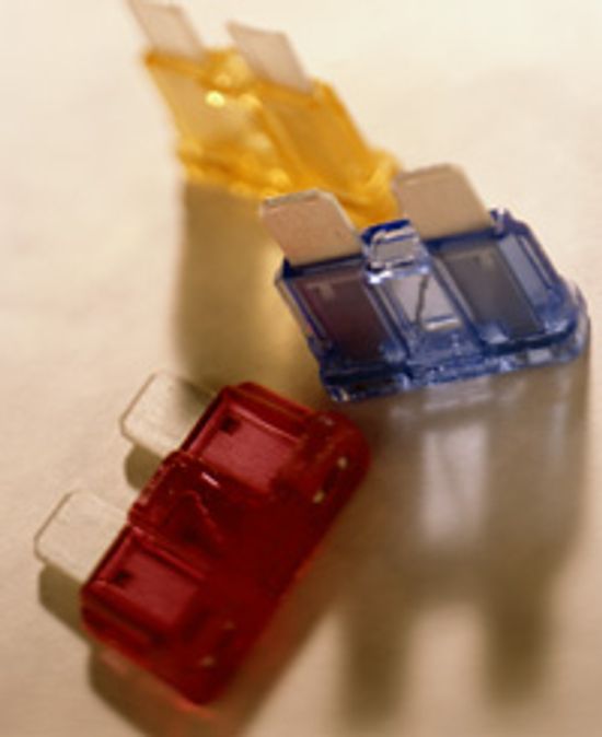 Is it possible to fix a blown fuse with a chewing gum wrapper?