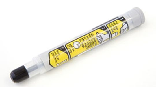 What does epinephrine do for anaphylaxis?