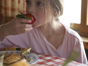 浆果含有大量的抗氧化剂，对孩子的大脑有好处。查看更多儿童友好食谱图片。＂width=