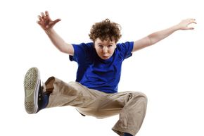 因为红色40染料在糖果和快餐是如此普遍,难怪有些人认为它会导致多动症。”width=