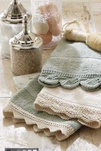 Delicate hand-knit hand towels look much more compl­icated than they are.