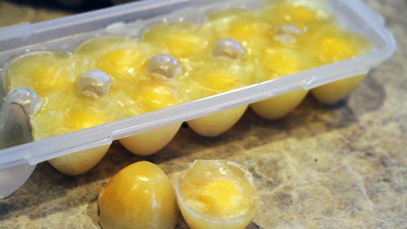 freeze eggs in ice cube tray