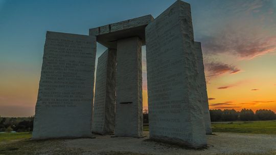 格鲁吉亚Guidestones:一个巨大的谜”border=