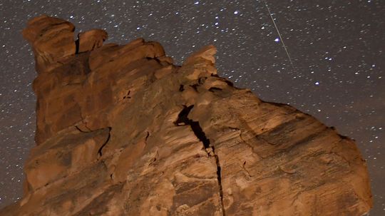 如何看到壮观的双子座流星淋浴“border=