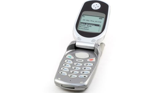 Gen Z Is Ditching Smartphones for 'Vintage' Flip Phones