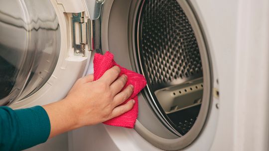 How to Clean a Washing Machine (Inside and Out)