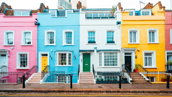 12 London Neighborhoods for Tourists to Roam